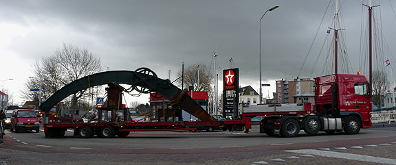 Vertrek stadskraan Middelburg voor opknapbeurt